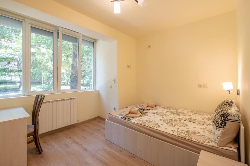 Top Location, Brand New 3 Bdrm Apt & Free Parking Sofya Dış mekan fotoğraf